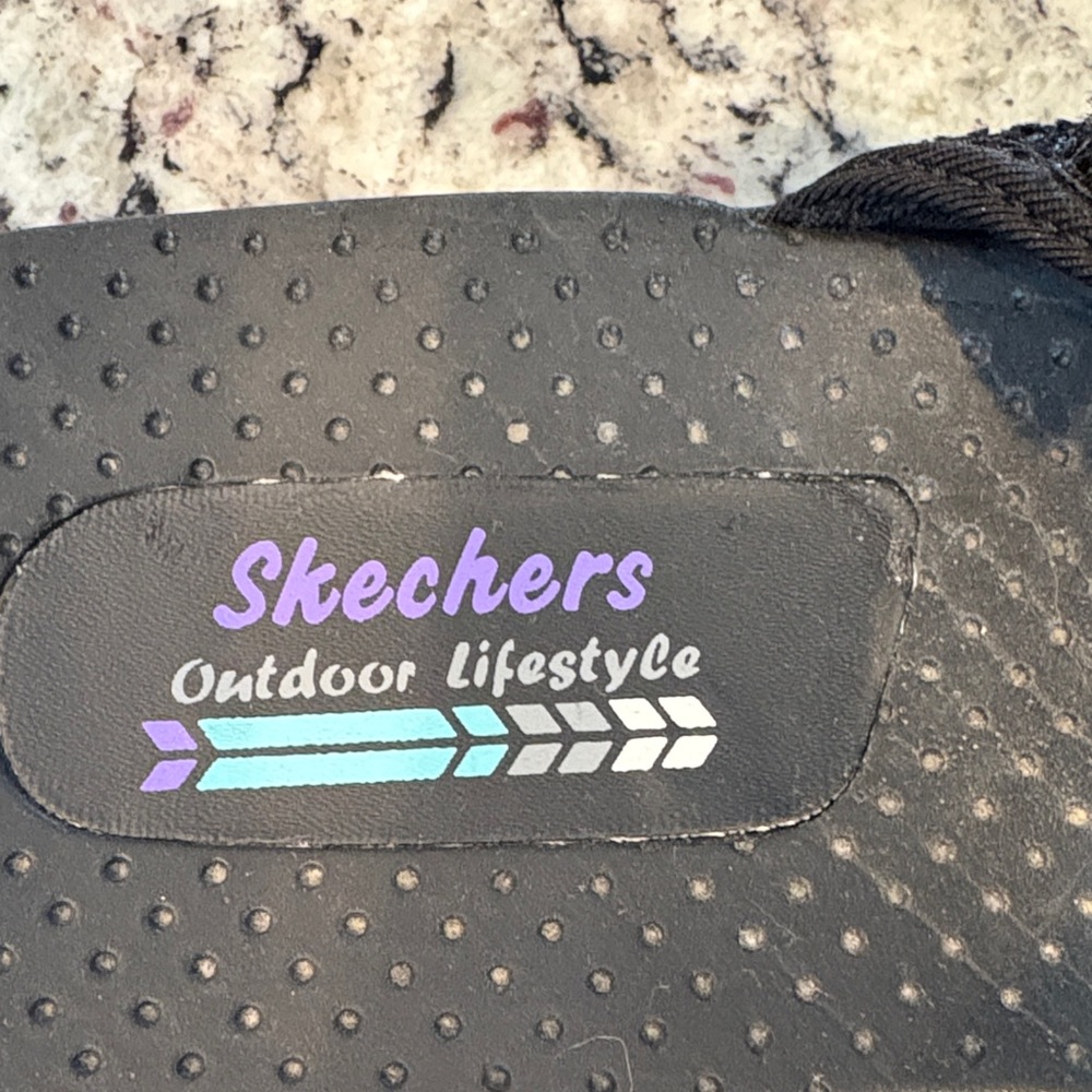 Skechers Women's Black Slide Sandals. Size 9. EUC - Picture 3 of 6